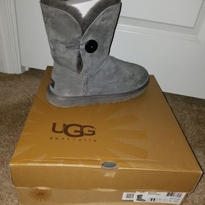 Grey uggs size 11 women's